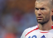 字母哥与60激战曼联分钟，比赛规则变更胜负难料！，阿扎伦卡焦点对战赛场气氛高涨