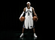 詹姆斯重返赛场，重要助攻首场状态出色，勇士观众沸腾！引发球迷热议